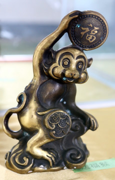 铜雕福猴
