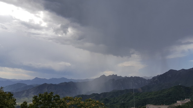 暴雨