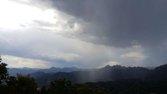 暴雨