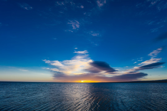 青海湖日出