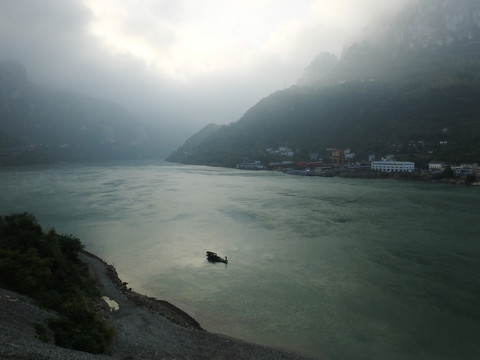 三峡晨景