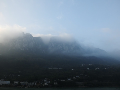 三峡晨景