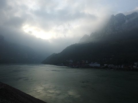 三峡晨景