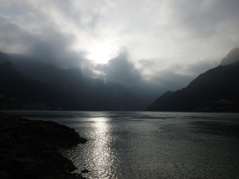 三峡晨景