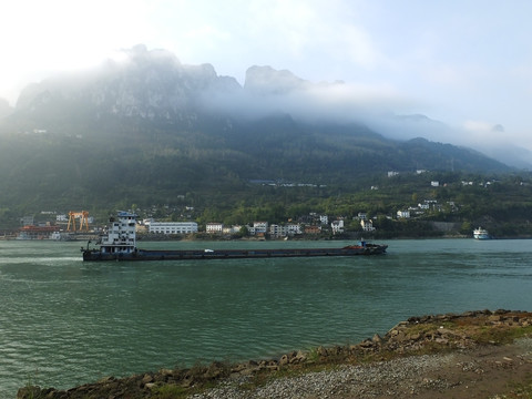 三峡晨景