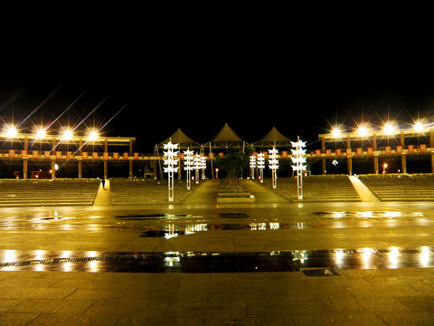 赤峰喀喇沁旗广场夜景