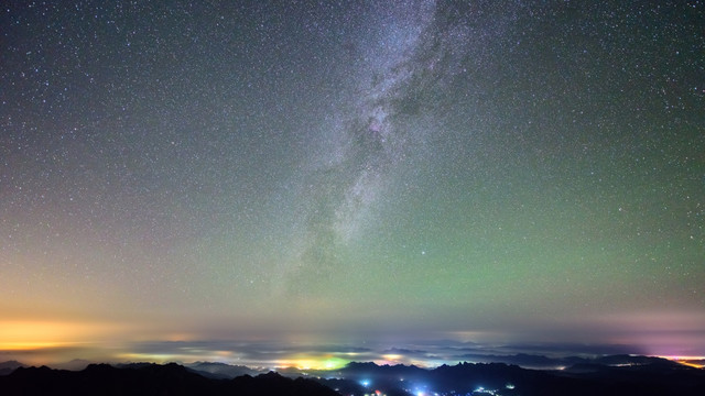 河北省承德雾灵山星空银河