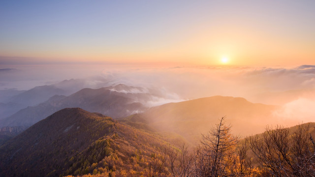 河北省承德雾灵山云海日出