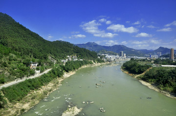 河流青山