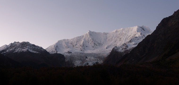 米堆冰川全景图 高像素