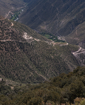 觉巴山 接片 高像素 盘山公路