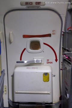 波音737飞机后舱门