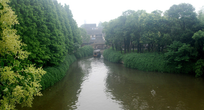 雨中乌镇