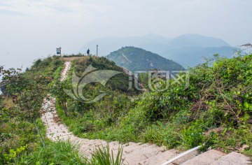 云雾缭绕 山路 远山