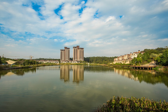 房地产广告素材 湖边别墅