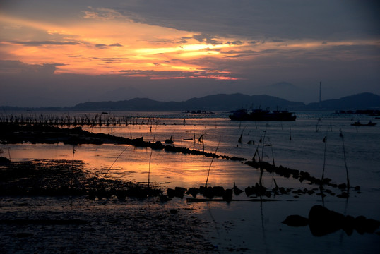 海上晚霞 养鱼场