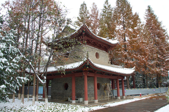 荐福寺鼓楼 西安小雁塔雪景