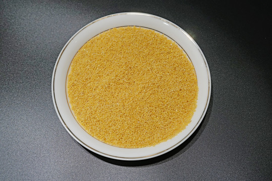 小黄米素材 黄米粥