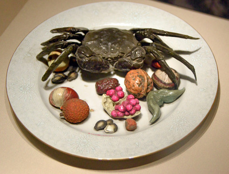 清代象生瓷 粉彩螃蟹白果盘