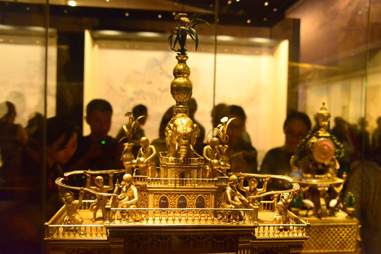 清代广州制造 铜镀金太平有象钟