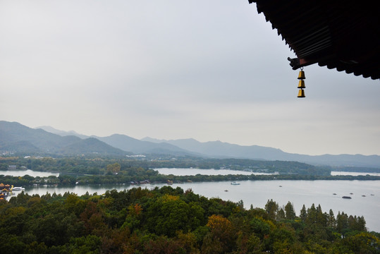 雷峰塔上观西湖