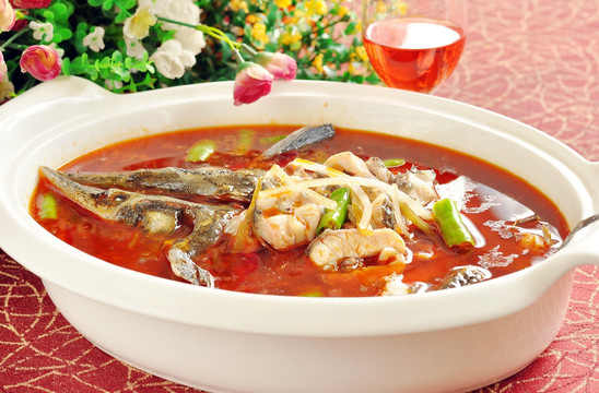 红汤盆盆鲟鱼