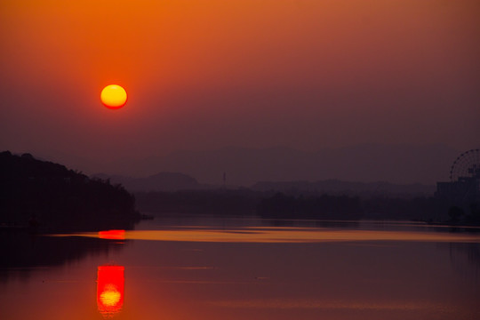 梅溪湖红日夕阳