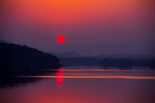 梅溪湖红日夕阳