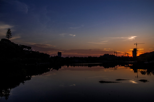 长沙尖山湖公园夕阳