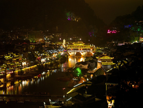 湖南凤凰古城夜景 全景