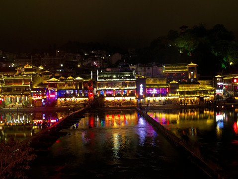 湖南凤凰古城夜景 跳岩