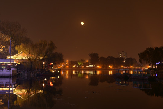 什刹海夜景 赏月