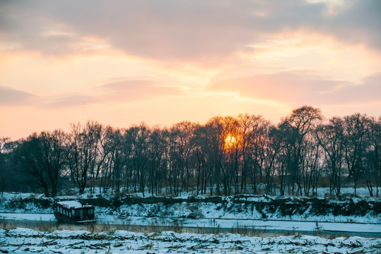 夕阳雪景