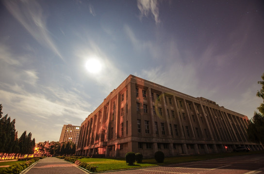 东北大学 宁恩承图书馆 夜景