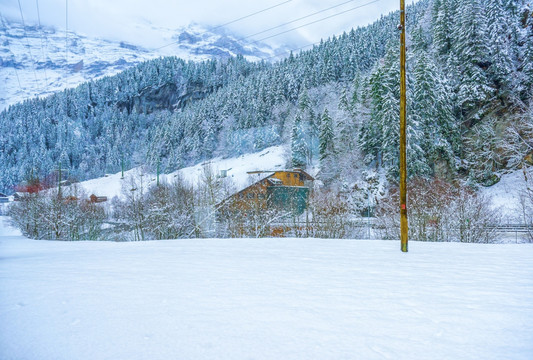 雪山小镇