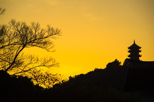 夕阳古建筑