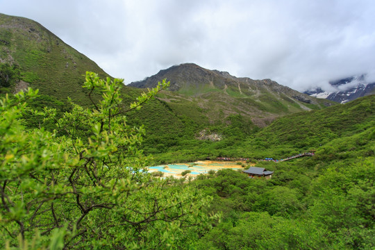 四川黄龙五彩池黄龙寺