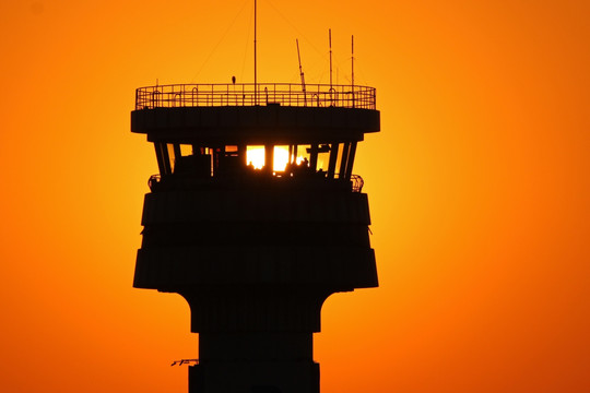 机场空管塔台 太阳 夕阳
