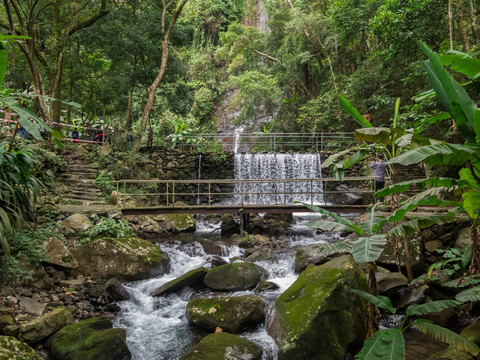 山涧溪水