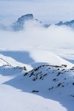 天山山脉积雪