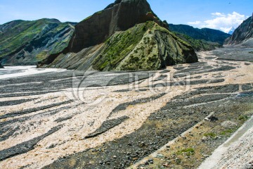 巴音沟大峡谷