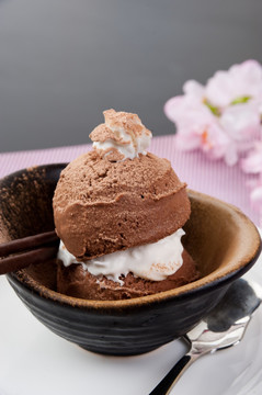 日式甜品 巧克力冰激凌