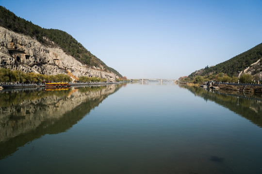 龙门石窟全景