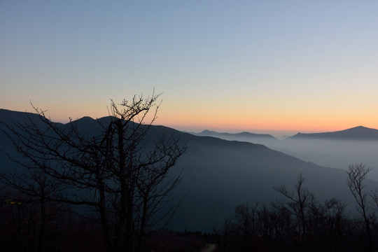 天目山日出