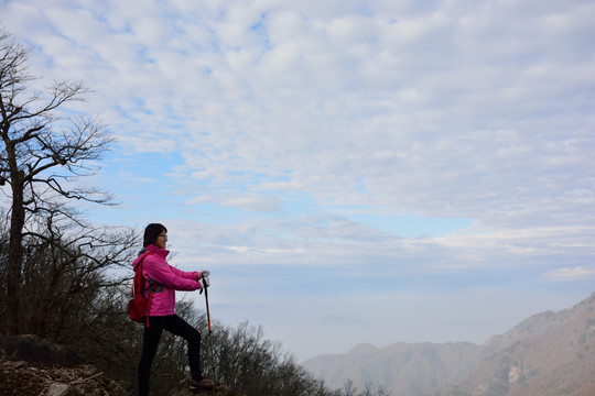 登山者 徒步者