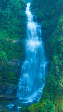 高山流水 瀑布