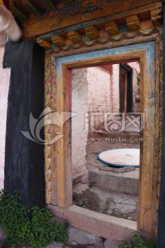 甘丹寺的门