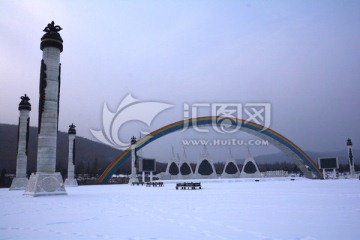冬天的库土耳其广场