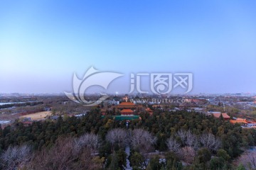 景山遠眺北京中軸線壽皇殿鼓樓