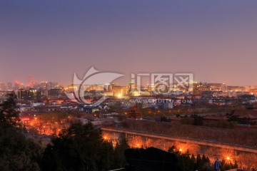 北京市中心樓群故宮角樓夜景